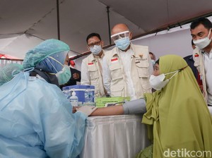 Menkop Teten Sebut Vaksinasi Kunci Pemulihan Ekonomi Indonesia