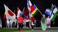 Upacara penutupan Olimpiade Tokyo 2020 dibuka dengan parade para atlet. AP/Jae C. Hong 