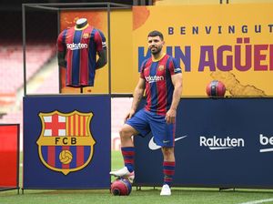 Aguero Ogah Pakai Nomor Warisan Messi di Barcelona