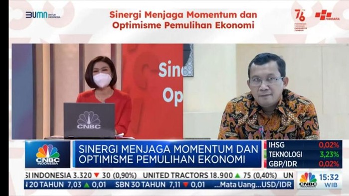 Direktur Utama PT Bank Tabungan Negara Tbk. Haru Koesmahargyo memberikan pemaparan pada Webinar Sinergi Menjaga Momentum dan Optimisme Pertumbuhan Ekonomi di Jakarta, pekan ini. Bank BTN memberikan apresiasi kepada pemerintah, regulator, dan para stakeholder yang telah pro aktif bahu-membahu dalam mendukung kebijakan pro pasar sehingga pada kuartal II/2021, Indonesia berhasil mencatatkan pertumbuhan ekonomi tertinggi dalam satu dekade terakhir. Bank BTN berkomitmen akan terus berupaya memperbaiki ekosistem perumahan agar dapat memenuhi kebutuhan rumah bagi masyarakat Indonesia khususnya untuk MBR dan milenial. Apalagi, di tengah pertumbuhan positif ekonomi, sektor real estate pun ikut melaju sebesar 2,82% yoy pada kuartal II/2021.