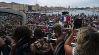 Aksi serupa juga terjadi di Marseille.