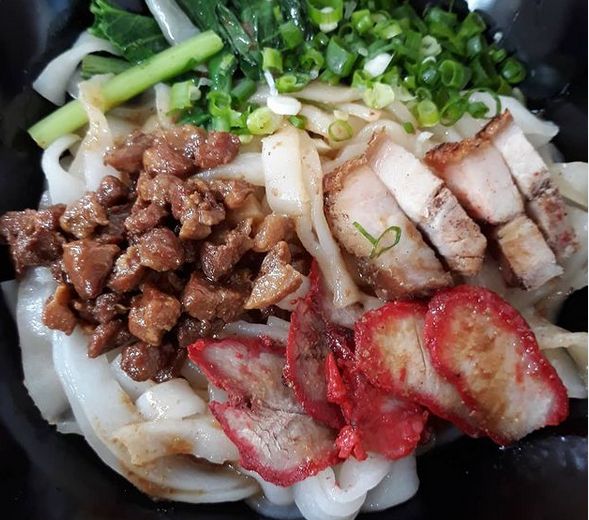 Yummy! Kwetiau Goreng Babi Enak Bisa Dicicip di Sini