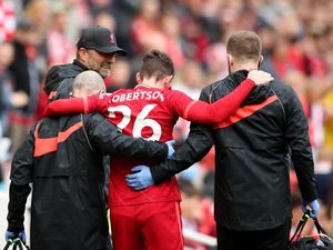Duh! Musim Mau Mulai, Robertson Malah Cedera