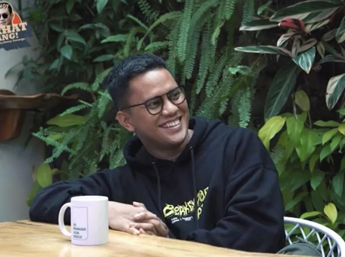 Tren di Instagram ikoy-ikoy ala Arief Muhammad. Tren di Instagram ikoy-ikoy ala Arief Muhammad.