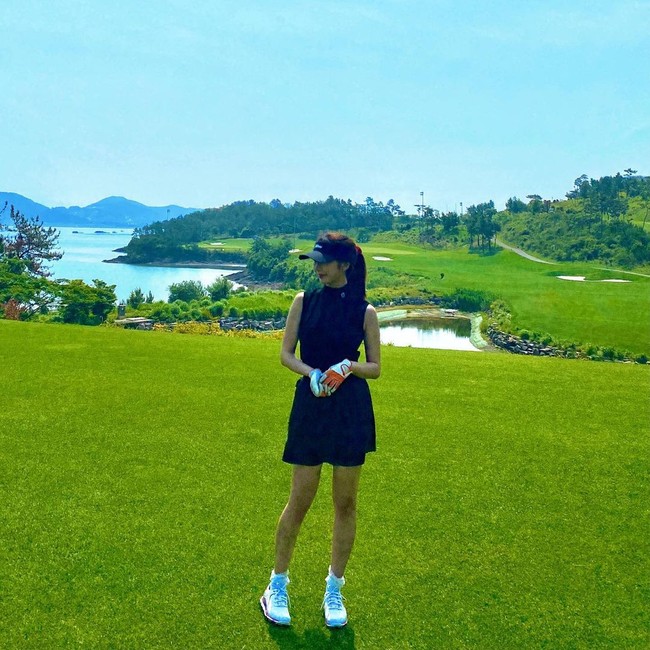 Pertemuan mereka selanjutnya diinisiasi oleh Miura Ayane yang ingin mengucapkan terima kasih kepada Lee Ji Hoon karena telah mengubah hidupnya. Jika dia tidak ngefans dengan pemain You Are My Destiny tersebut mungkin saja Ayane tidak akan pernah belajar dan datang ke Korea. Tapi sayangnya saat itu sang aktor kehilangan handphone-nya. Foto: Instagram @ayamiu1209