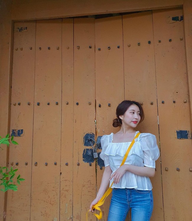 Lee Ji Hoon sendiri mengaku awalnya tidak terpikir apa-apa dan hanya ingin menerima rasa terima kasih tulus Ayane. Karena kegigihan Ayane, Lee Ji Hoon pun memberinya kesempatan dan jadi jatuh cinta dengan wanita cantik itu di hari pertemuan mereka. Alasan mengapa aku memutuskan untuk menemuinya adalah dia sudah meminta yang keempat kali kalau aku tolak aku seperti orang gila. Ketika aku menemuinya, dia sangat cantik hari itu, katanya sambil tertawa. Foto: Instagram @ayamiu1209