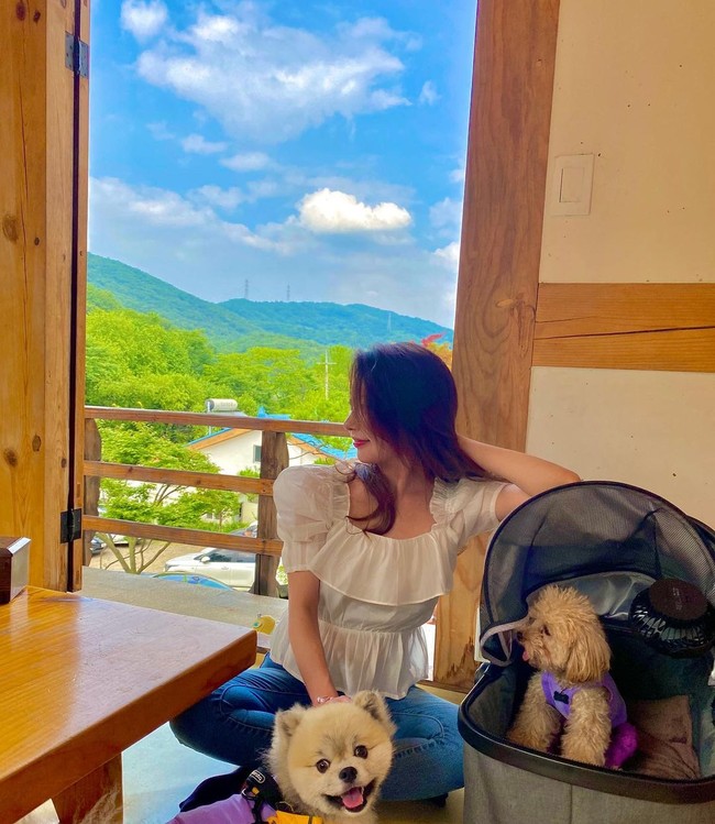 Tak putus asa, kemudian Ayane mencoba untuk mengajak untuk kedua kalinya tapi di hari itu Lee Ji Hoon sedang sakit. Pada percobaan ketiga, mereka juga tak jadi bertemu karena COVID-19. Akhirnya pada pertemuan keempat, Ayane berhasil menemuinya. Foto: Instagram @ayamiu1209