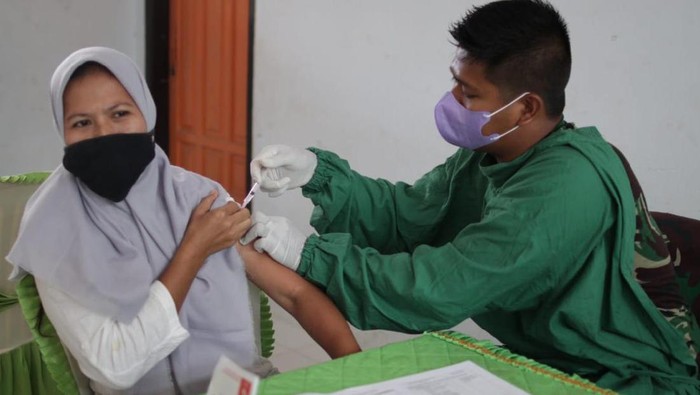 BAIS Gelar Serbuan Vaksinasi di Banyuwangi