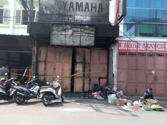 Bengkel Intan Jaya Motor di Tangerang Kebakaran dan mengakibatkan 3 orang tewas (Kadek Melda/detikcom)