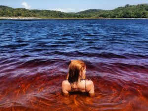 Pantai Unik Apalagi Ini, Airnya Seperti Coca Cola
