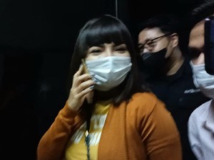 Dinar Candy Mau Buat Baksos, Tebus Kesalahan Pakai Bikini di Pinggir Jalan
