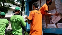 J Trust Bank melalui inovasi salah satu produk simpanannya dimana suku bunga tahunan sebesar 0,1% dari total dana deposito yang terhimpun dari masyarakat didonasikan untuk melawan pandemi Covid-19 di Indonesia. dok. Pemkot Jakpus