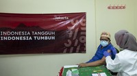 Capaian vaksinasi COVID-19 untuk dosis 1 saat ini sebanyak 8.371.190 orang atau 93,6 persen dari target. Sedangkan, total dosis 2 kini mencapai 3.415.964 orang atau 38,2 persen dari target. Sebagai informasi terdapat penyesuaian data target vaksinasi di DKI Jakarta yang totalnya menjadi 8.941.211 orang. Rifkianto Nugroho/detikcom
