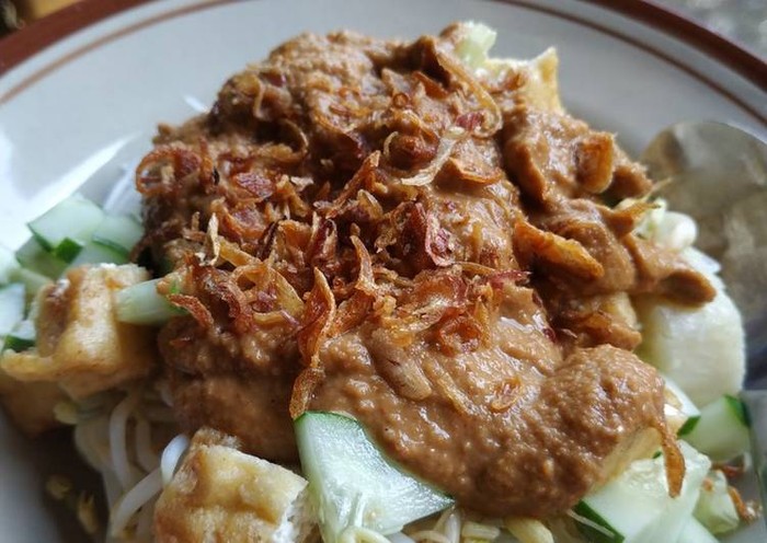 20 Ketoprak Gerobakan Rp 15 Ribu Ada di Sini