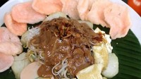 Bagi para pencinta pedas, Ketoprak Jakarta yang berlokasi di Jalan Kemanggisan, Jakarta Barat ini bisa menjadi rekomendasi yang cocok. Hanya butuh merogoh kocek mulai dari Rp15 ribu kamu sudah bisa mendapatkan seporsi ketoprak yang pedas dan komplet. Foto: Istimewa