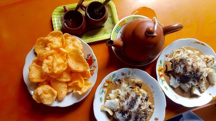 20 Ketoprak Gerobakan Rp 15 Ribu Ada di Sini