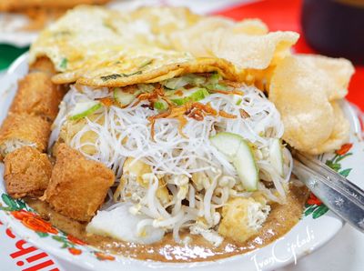 20 Ketoprak Gerobakan Rp 15 Ribu Ada di Sini