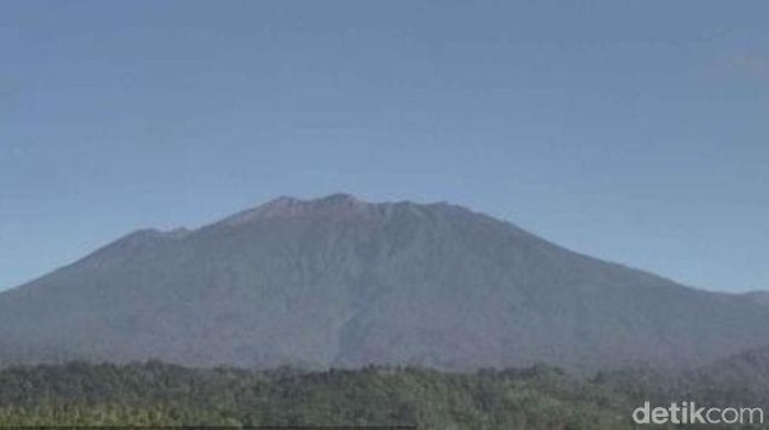 Status Gunung Raung turun menjadi normal (level I). Sebelumnya, gunung setinggi 3.332 mdpl itu berstatus waspada (level II) selama 7 bulan.