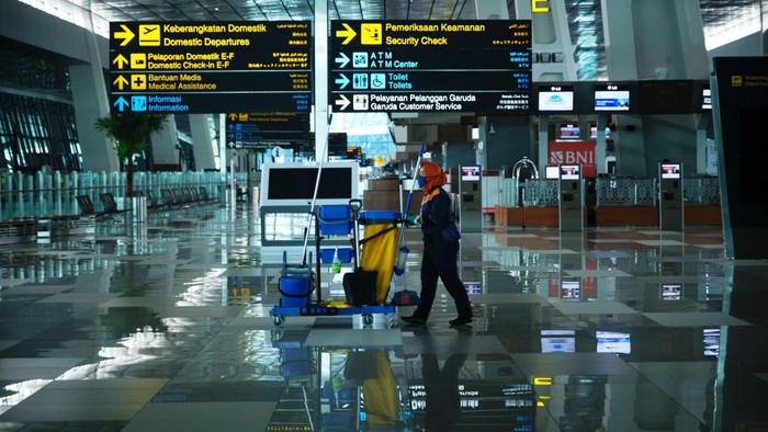 Bandara Soekarno-Hatta raih penghargaan dari dunia internasional Skytrax World Airport Awards 2021 sebagai peringkat 10 kategori Worlds Best Staff Airport 2021