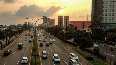 Jelang Pengumuman PPKM Level 4, Tol JORR Terpantau Lancar