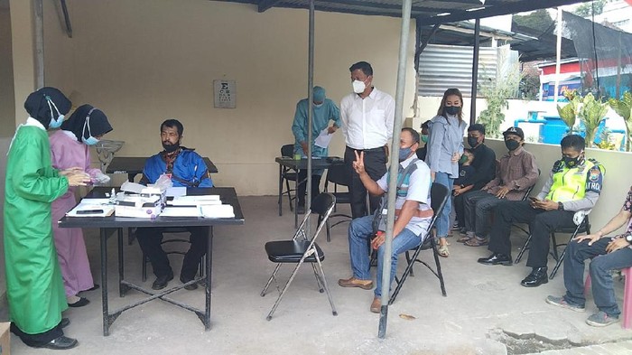 Keluarga kades di malang yang Video Dangdutan viral jalani swab