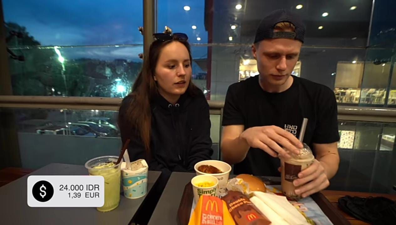 Cicip Menu McDonald's di Indonesia, Bule Jerman Ini Terpesona Rasanya