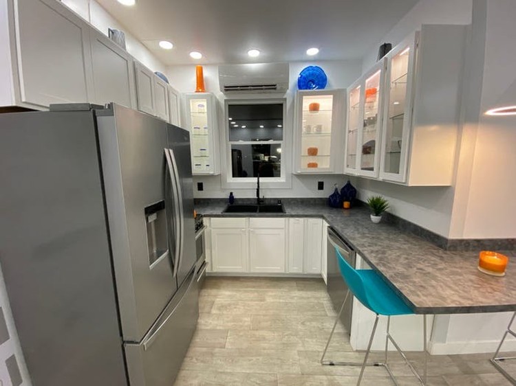 Orang Kaya Dunia Mau Tinggal di Rumah Mungil Rp 718 Juta, Ini Fotonya Sebuah rumah kecil kontrakan atau sewaan sekarang menjadi tempat tinggal triliuner Elon Musk. Seperti apa wujud interior atau bagian dalamnya?