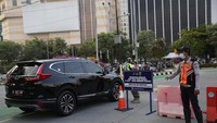 Pemerintah pusat mengumumkan pemberlakuan pembatasan kegiatan masyarakat (PPKM) level 4 diperpanjang.