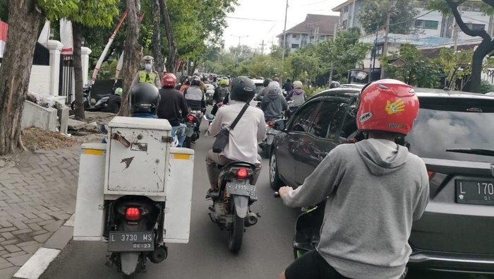 Perpanjangan PPKM Level 4 Masih Teka-teki, Warga Bosan Terobos Kemacetan