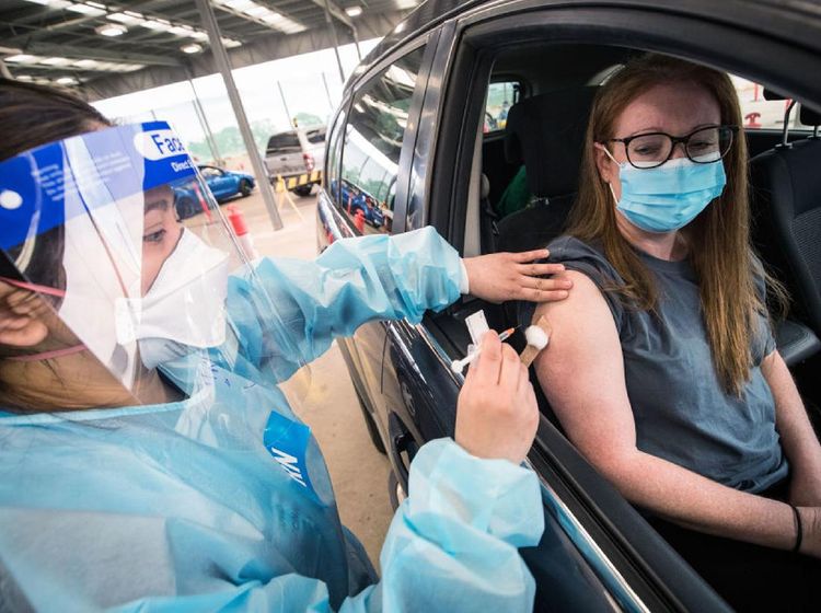 Pertama di Australia, Warga Victoria Bisa Vaksin Corona Drive Thru