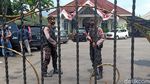 Polisi Bersenjata Jaga Kantor Dinas PUPR Banjarnegara, Ada Apa?