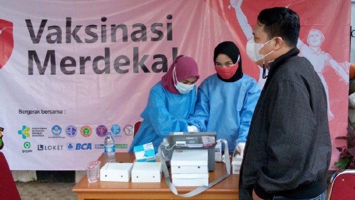 Richard jadi relawan Vaksinasi Merdeka di DKI
