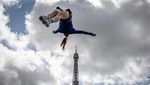 Momen Warga Paris Tumpah Ruah Sambut Olimpiade 2024