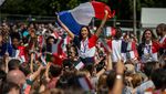 Momen Warga Paris Tumpah Ruah Sambut Olimpiade 2024