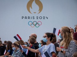 Gaya Atlet Brasil Catwalk dengan Seragam Olimpiade Paris 2024