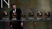 Sejak bergabung di tim utama Barcelona pada 2004, Messi telah memenangkan lebih dari 30 gelar juara dan meraih penghargaan Ballon dOr enam kali, terbanyak sepanjang sejarah sepak bola. Messi menyabet 10 gelar La Liga, tujuh trofi Copa del Rey, juara Supercopa de Espana.