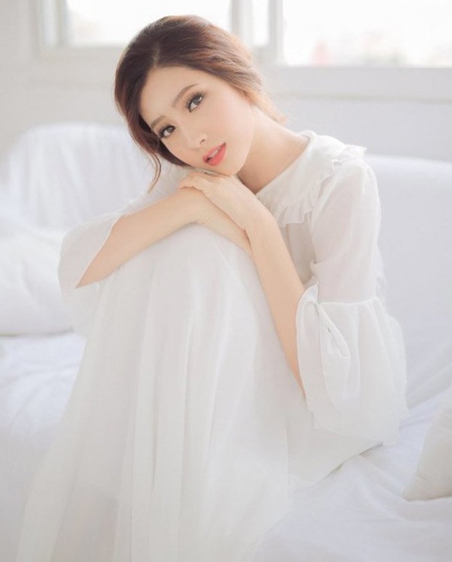 “Aku merasa semakin sedih. Aku diselingkuhi lagi dan lagi. Aku tidak tahu sudah berapa lama aku ditipu,” ujarnya. Aku merasa sedih karena aku memilih orang yang salah. Aku semakin merasa sakit karena anakku tidak mendapat perhatian dari ayahnya dari sejak aku hamil sampai dia lahir,” tambahnya lagi.  Foto: Dok. Facebook Thien An