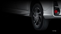 Di samping, terdapat cover spion samping dengan warna hitam. Velg alloy juga dicat hitam sehingga Avanza Veloz GR tampil lebih sporty. Foto: Dok. Toyota-Astra Motor