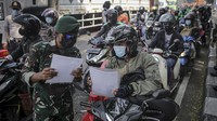 Seperti diketahui, pemerintah pusat telah memperpanjang aturan PPKM level 4 sejak 3 Agustus lalu dan akan berakhir pada Senin (9/8) ini. Presiden Jokowi pun akan mengumumkan pada malam nanti. ANTARA FOTO/Fauzan.