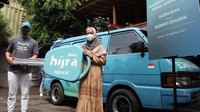 Bantuan tersebut diharapkan membantu meringankan warga terdampak COVID-19.