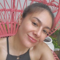 Wulan Guritno, aktris 41 tahun ini bukan tipe wanita yang suka dengan makeup heboh. Dia bahkan tidak ragu pamer foto selfie tanpa makeup. Beginilah wajah ibu tiga anak itu tanpa mengenakan riasan wajah. Foto: Instagram