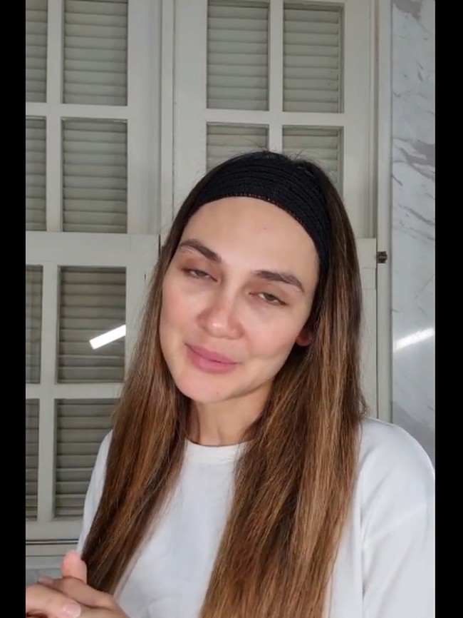 Luna Maya juga kerap menampilkan wajah tanpa makeup di Instagramnya. Foto: Instagram