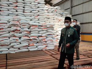 Bansos PPKM, Bupati Ciamis: Saya Marah Bila Beras Tak Layak Makan
