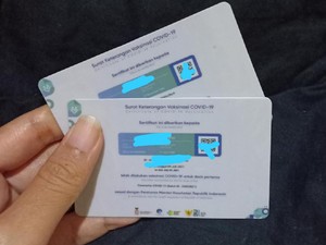 Fakta soal Harga dan Bahaya Cetak Kartu Vaksin