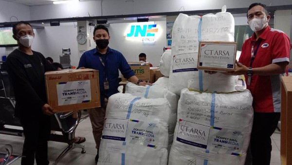 CT ARSA Foundation Distribusikan Bantuan APD