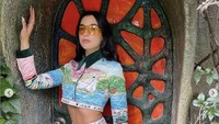 Meskipun ia menjaga pola makannya, Dua Lipa tetap memastikan konsumsi gulanya terpenuhi dengan mengonsumsi makanan manis. Namun, ia tetap membatasi konsumsinya untuk memastikan apa yang ia konsumsi tidak berlebihan untuk tubuhnya. (Foto: Instagram)