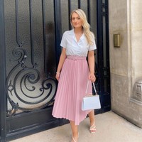 Bisa dilihat jika selama di Paris, ia memanfaatkan waktu untuk jalan-jalan dan foto OOTD dengan pemandangan cantik. Foto: Instagram @edenmorrissey