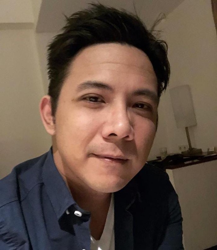 Galeri David NOAH David NOAH Sering Makan Bareng Teman-teman di Kafe, Ini Momennya