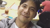 Saat bermain game bersama teman-temannya, segelas es teh yang manis juga tak boleh terlupakan. Es teh yang dingin dan manis ini rasanya memang sangat cocok untuk diminum di tengah-tengah persaingan game yang sengit. Foto: Instagram/dorfel_dave