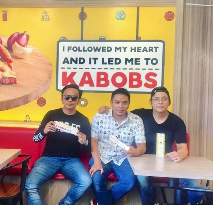 Galeri David NOAH David NOAH Sering Makan Bareng Teman-teman di Kafe, Ini Momennya